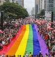 Participantes durante a 29ª Parada do Orgulho LGBT+ na Avenida Paulista, na manhã deste domingo, 22 de junho de 2025. Neste ano, o tema é "Envelhecer LGBT+: Memória, Resistência e Futuro".  Foto: WAGNER ORIGENES/ATO PRESS/ESTADÃO CONTEÚDO