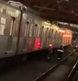 Trem da CPTM descarrila e provoca superlotação na Estação Luz, no Centro de SP  Foto: Reprodução/SP Sobre Trilhos