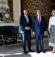 Donald Trump na companhia dos reis holandeses, Willem-Alexander e Zorreguieta  Foto: Brendan Smialowski - Pool / Getty Images