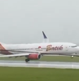 Avião faz pouso em aeroporto na Indonésia  Foto: Reprodução