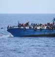 Sobreviventes foram levados até um centro de acolhimento em Lampedusa, na Itália  Foto: ANSA / Ansa - Brasil