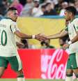 Paulinho e Vitor Roque em partida contra o Inter Miami  Foto: Cesar Greco/Palmeiras