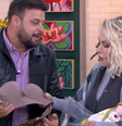 Ana Maria Braga é presenteada com sutiã no 'Mais Você'  Foto: Reprodução/Globo
