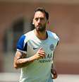 Çalhanoğlu, uma peça chave da Inter, não jogou Copa do Mundo de Clubes devido a lesão  Foto: Divulgação/Inter de Milão 