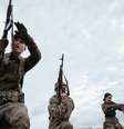 Jovens civis ucranianos fazem treinamento militar  Foto: ANSA / Ansa - Brasil