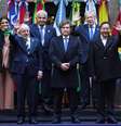 O presidente argentino, Javier Milei, no centro da imagem, não poupou críticas ao Mercosul durante a reunião de cúpula do bloco realizada em Buenos Aires, dia 3 de julho de 2025.  Foto: AP - Natacha Pisarenko / RFI