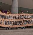 Manifestantes ocupam saguão de prédio do Itaú em São Paulo e pedem por "taxação dos super ricos"  Foto: Reprodução/Instagram/@mtstsp / Reprodução