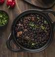 Entenda por que você deve evitar cozinhar o feijão e a beterraba juntos  Foto: Freepik