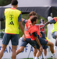 Bayern treina para enfrentar PSG  Foto: Divulgação |  Go to the homepage: FC Bayern München FC Bayern München 
