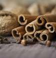 Conheça os benefícios da canela para a saúde  Foto: Freepik