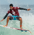 Aéreo é o termo usado para quando o o surfista usa a crista da onda como uma rampa para decolar  Foto: Getty Images