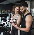 Entenda se o o álcool prejudica o ganho de massa muscular  Foto: Freepik