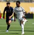  Foto: Antonio Villalba/Real Madrid - Legenda: Vini Jr foi alvo de críticas após o vexame do Real Madrid no Mundial de Clubes / Jogada10