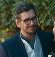 Look de Renato rouba a cena em 'Vale Tudo'  Foto: Reprodução/Globo