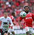  Foto: Ricardo Duarte / Internacional - Legenda: Inter conquista triunfo sobre o Vitória na reta final da partida, no Beira-Rio / Jogada10