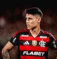 Luiz Araújo na vitória do Flamengo sobre o São Paulo  Foto: THIAGO MENDES/W9 PRESS/ESTADÃO CONTEÚDO