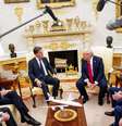 Reunião na Casa Branca entre Donald Trump e o secretário-geral da Otan, Mark Rutte, quando o presidente americano ameaçou a Rússia com novas sanções se não encerrar a guerra na Ucrânia em 50 dias.  Foto: REUTERS - Nathan Howard / RFI