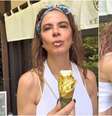 Luciana Gimenez experimenta sorvete coberto com folha de ouro no Japão  Foto: Reprodução/Instagram
