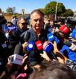 Jair Bolsonaro conversa com a imprensa após ser alvo de operação da PF  Foto: Wilton Júnior / Estadão