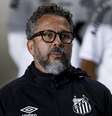 Cleber Xavier, treinador do Santos Photo by Ricardo Moreira/Getty Images)  Foto: Esporte News Mundo
