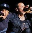 Mike Shinoda e Chester Bennington, do Linkin Park  Foto: Jason Squires / WireImage / Rolling Stone Brasil