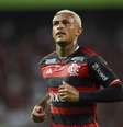 Wesley em jogo contra o São Paulo, no Maracanã –  Foto: Gilvan de Souza / CRF / Jogada10