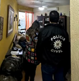 Polícia Civil resgata irmãs idosas que comiam 'ração de gato' em situação de vulnerabilidade em Porto Alegre  Foto: Divulgação/Polícia Civil