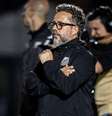  Foto: Raul Baretta/Santos FC - Legenda: Treinador apontou desequilíbrio na equipe após sofrer gol no começo do jogo / Jogada10