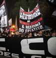 Torcedores do Corinthians protestam em frente ao Parque São Jorge  Foto: RODILEI MORAIS/FOTOARENA/FOTOARENA/ESTADÃO CONTEÚDO