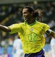 Nike relança camisa do Brasil com nome e número de Ronaldinho  Foto: Getty Images