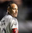 Neymar discutiu com um torcedor após derrota do Santos para o Internacional  Foto: Raul Baretta/Santos