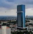 Torre K, o último e mais luxuoso hotel 5 estrelas construído em uma Havana estagnada e sem turistas.  Foto: AFP - YAMIL LAGE / RFI