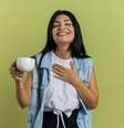 Entenda o risco de exagerar no consumo de café  Foto: Freepik