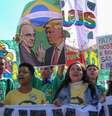 Manifestantes em protesto em frente ao Consulados dos EUA, em SP, contra o tarifaço de Trump ao Brasil  Foto: Raul Luciano/Ato Press/Estadão Conteúdo