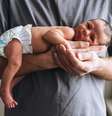 Câmara aprovou urgência para projeto que amplia licença-paternidade para 15 dias  Foto: Getty Images / BBC News Brasil
