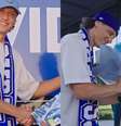 David Luiz em chegada ao Chipre  Foto: Divulgação/Pafos