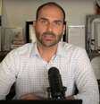 Eduardo Bolsonaro já criticou prisão domiciliar no passado, pedindo penas mais duras.  Foto: Reprodução/Youtube