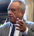 Robert Kennedy Jr., escolhido por Donald Trump para a pasta de Saúde, em foto de arquivo de 17 de dezembro de 2024, em Washington.  Foto: AP - Mark Schiefelbein / RFI