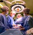 O 'Profissão Repórter' lembrou as populares séries de atendimento médico ao exibir uma cirurgia de alta complexidade  Foto: Reprodução/TV
