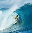 Yago Dora com a lycra amarela no Lexus Tahiti Pro, última etapa antes do WSL Finals  Foto: Beatriz Ryder/World Surf League via Getty Images