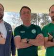 Jason Miller, Jair Bolsonaro e Eduardo Bolsonaro em 2022  Foto: Reprodução/Twitter / Estadão