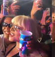 Pabllo Vittar leva puxão de cabelo de fã durante show  Foto: Reprodução