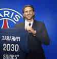  Foto: Divulgação / PSG - Legenda: Zabarnyi é o novo reforço do Paris Saint-Germain para a temporada 2025/26 / Jogada10