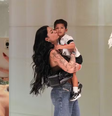 Após polêmica, namorada de Belo consegue a guarda do filho  Foto: Reprodução / Contigo