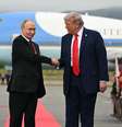 Trump e Putin se cumprimentam em base militar em Anchorage  Foto: ANSA / Ansa - Brasil