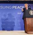 Encontro no Alasca foi um momento marcante para Putin  Foto: Reuters / BBC News Brasil