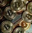 FILE PHOTO: Representations of cryptocurrency bitcoin are seen in this illustration picture created in Paris, France, March 9, 2024. REUTERS/Benoit Tessier/Illustration/File Photo  Foto: Reuters