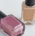 Saiba como descartar corretamente o vidro de esmalte  Foto: Freepik
