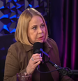 Claudete Troiano, apresentadora, em podcast   Foto: Reprodução | YouTube