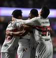 São Paulo comemora gol contra o Atlético Nacional  Foto: Eduardo Carmim / AGÊNCIA O DIA/ESTADÃO CONTEÚDO